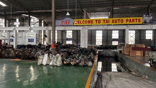 最新の企業ブログについて Hino 300 DUTRO PRO 2023 ヘッドライト販売中