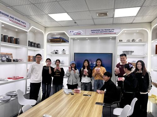 最新の企業ブログについて 2026年 新年記念日 チーム・ボンドリング: TWOO AUTOのキャンプアウトでグリル,ゲーム,そして良い雰囲気