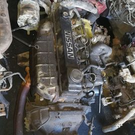 日産アトラス FD42 FD46 FD46 2WD マニュアルギアボックス付きターボエンジン組成