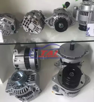 品質 4HF1 いすゞエンジンの予備品オルタネーター 8973666120 工場